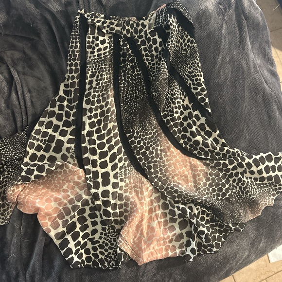 Roberto cavalli skirt size M. Didn't fit me sadly - Picture 5 of 6